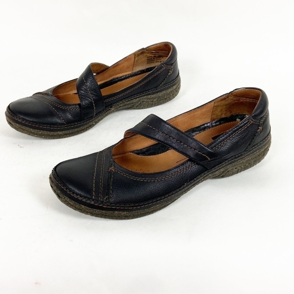 Clarks Genuine Leather SZ 8 Narrow Closed Toe Strap Slip On Comfort Loafer Shoes - Picture 15 of 16